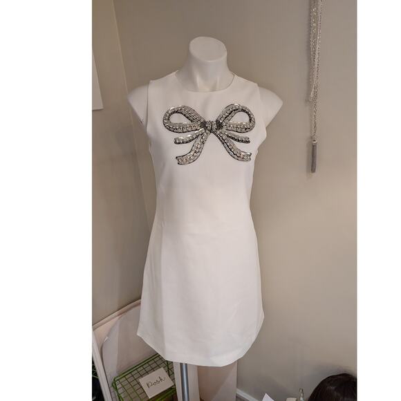 White Rhinestone embellished Bloomingdale's cocktail dress Small - Picture 12 of 17
